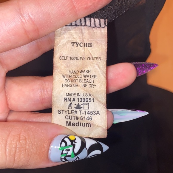 LIKE NEW - VINTAGE TYCHE FLOWY COLD SHOULDER CUT OUT BABYDOLL TOP - SIZE MEDIUM - Picture 4 of 6